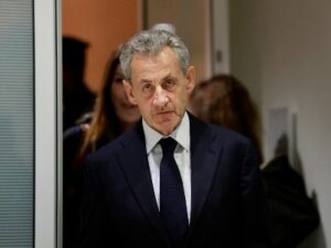 Ֆրանսիայի նախկին նախագահ Նիկոլա Սարկոզին բանտարկվեց