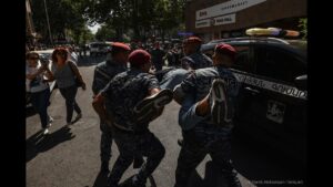 Երևանի փողոցներում առաջին ձյան կաթիլները բացահայտում են մի ցավալի իրականություն