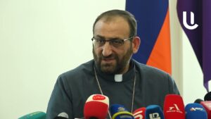 Երևանի դատարանը երկարաձգեց Արշակ Սրբազանի կալանքը և թույլ տվեց քրոջ երեխաների հետ հանդիպում